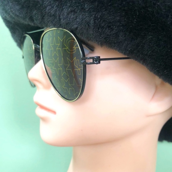 Givenchy Monogram Sunglasses W/Case - Picture 4 of 11